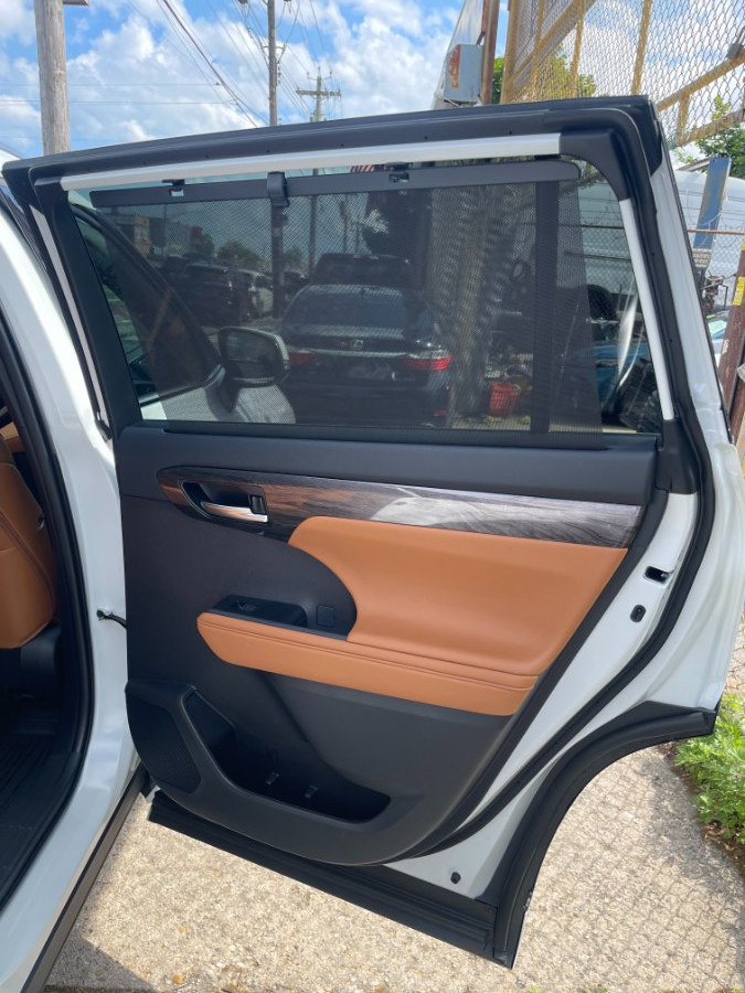 2025 Toyota Highlander Platinum AWD (Natl), available for sale in BROOKLYN, New York | Deals on Wheels International Auto. BROOKLYN, New York 2025 Toyota Highlander Platinum AWD (Natl), available for sale in BROOKLYN, New York | Deals on Wheels International Auto. BROOKLYN, New York