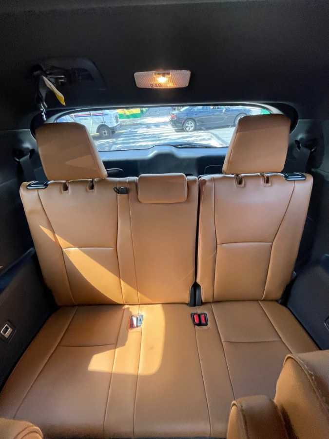 2025 Toyota Highlander Platinum AWD (Natl), available for sale in BROOKLYN, New York | Deals on Wheels International Auto. BROOKLYN, New York 2025 Toyota Highlander Platinum AWD (Natl), available for sale in BROOKLYN, New York | Deals on Wheels International Auto. BROOKLYN, New York