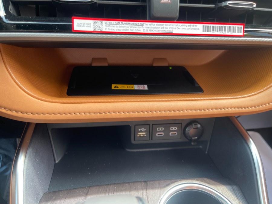 2025 Toyota Highlander Platinum AWD (Natl), available for sale in BROOKLYN, New York | Deals on Wheels International Auto. BROOKLYN, New York 2025 Toyota Highlander Platinum AWD (Natl), available for sale in BROOKLYN, New York | Deals on Wheels International Auto. BROOKLYN, New York