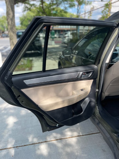 2019 Subaru Outback 2.5i Premium, available for sale in BROOKLYN, New York | Deals on Wheels International Auto. BROOKLYN, New York 2019 Subaru Outback 2.5i Premium, available for sale in BROOKLYN, New York | Deals on Wheels International Auto. BROOKLYN, New York