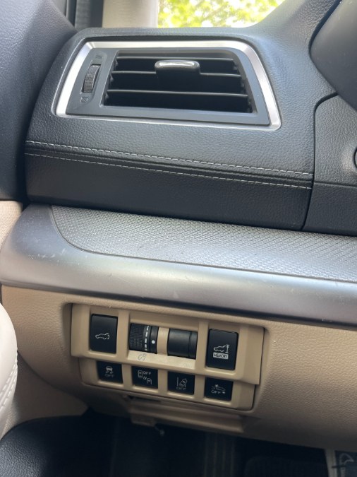 2019 Subaru Outback 2.5i Premium, available for sale in BROOKLYN, New York | Deals on Wheels International Auto. BROOKLYN, New York 2019 Subaru Outback 2.5i Premium, available for sale in BROOKLYN, New York | Deals on Wheels International Auto. BROOKLYN, New York