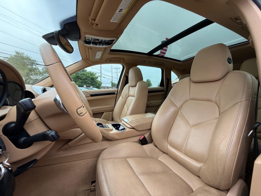 2014 Porsche Cayenne AWD 4dr S Hybrid, available for sale in Hicksville, New York | REGAL AUTOHAUS Auto Service and Sales. Hicksville, New York 2014 Porsche Cayenne AWD 4dr S Hybrid, available for sale in Hicksville, New York | REGAL AUTOHAUS Auto Service and Sales. Hicksville, New York