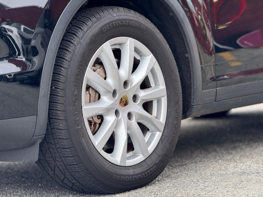 2014 Porsche Cayenne AWD 4dr S Hybrid, available for sale in Hicksville, New York | REGAL AUTOHAUS Auto Service and Sales. Hicksville, New York 2014 Porsche Cayenne AWD 4dr S Hybrid, available for sale in Hicksville, New York | REGAL AUTOHAUS Auto Service and Sales. Hicksville, New York