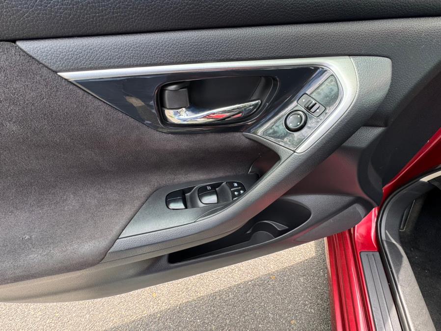 2013 Nissan Altima 4dr Sdn I4 2.5 S, available for sale in Jersey City, New Jersey | Zettes Auto Mall. Jersey City, New Jersey 2013 Nissan Altima 4dr Sdn I4 2.5 S, available for sale in Jersey City, New Jersey | Zettes Auto Mall. Jersey City, New Jersey