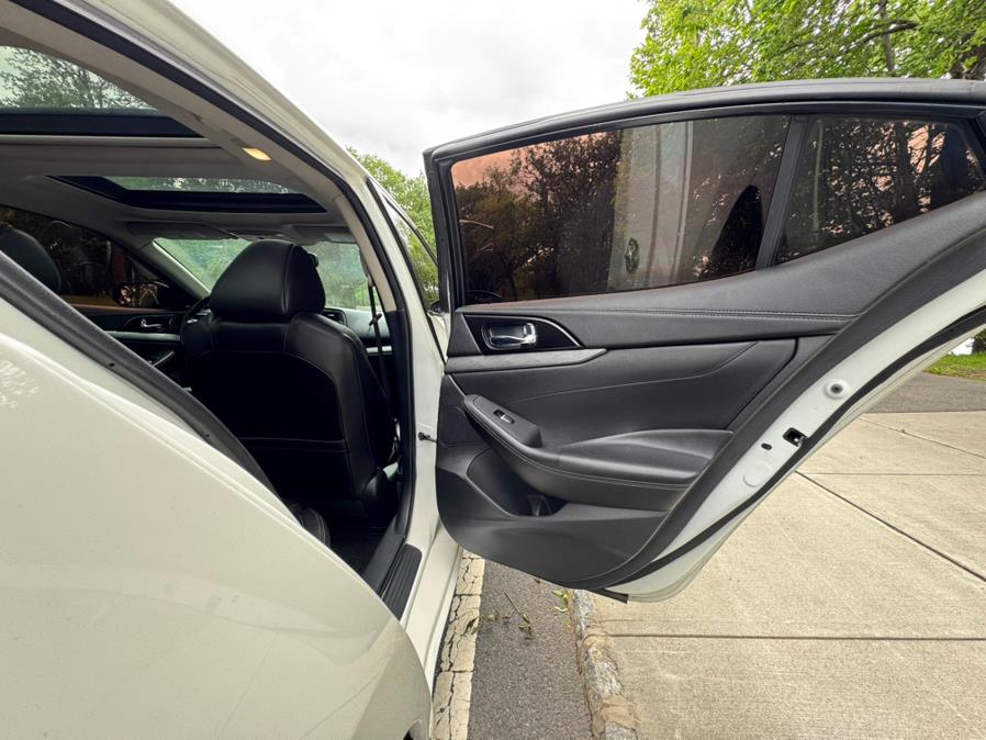 2017 Nissan Maxima SL 3.5L, available for sale in Jersey City, New Jersey | Zettes Auto Mall. Jersey City, New Jersey 2017 Nissan Maxima SL 3.5L, available for sale in Jersey City, New Jersey | Zettes Auto Mall. Jersey City, New Jersey