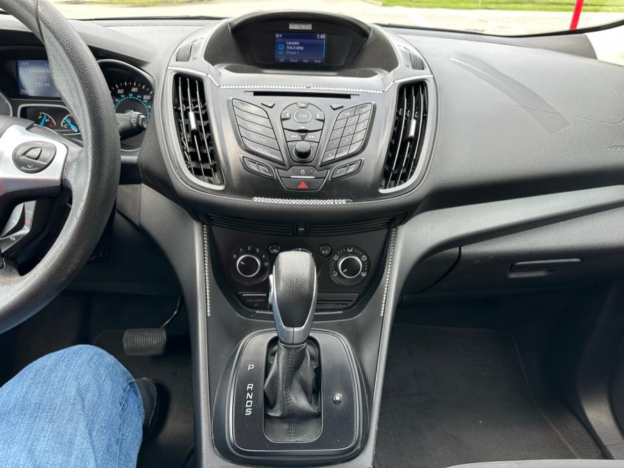 2014 Ford Escape FWD 4dr S, available for sale in Copiague, New York | Great Deal Motors. Copiague, New York 2014 Ford Escape FWD 4dr S, available for sale in Copiague, New York | Great Deal Motors. Copiague, New York