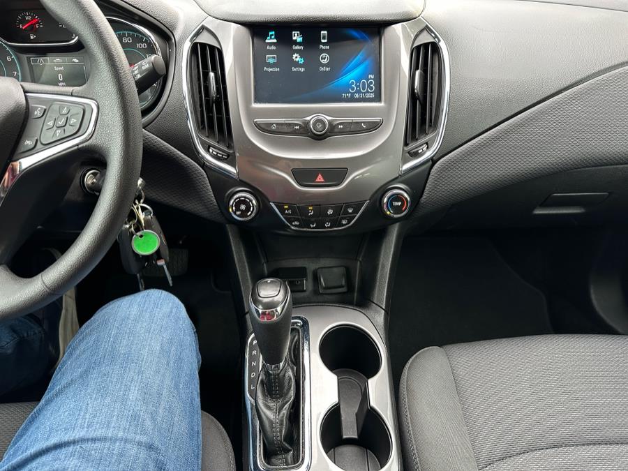 2018 Chevrolet Cruze 4dr HB 1.4L LT w/1SD, available for sale in Copiague, New York | Great Deal Motors. Copiague, New York 2018 Chevrolet Cruze 4dr HB 1.4L LT w/1SD, available for sale in Copiague, New York | Great Deal Motors. Copiague, New York