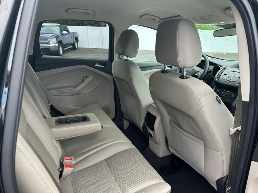2017 Ford Escape SE 4WD, available for sale in Agawam, Massachusetts | Malkoon Motors. Agawam, Massachusetts 2017 Ford Escape SE 4WD, available for sale in Agawam, Massachusetts | Malkoon Motors. Agawam, Massachusetts