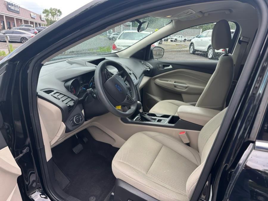 2017 Ford Escape SE 4WD, available for sale in Agawam, Massachusetts | Malkoon Motors. Agawam, Massachusetts 2017 Ford Escape SE 4WD, available for sale in Agawam, Massachusetts | Malkoon Motors. Agawam, Massachusetts