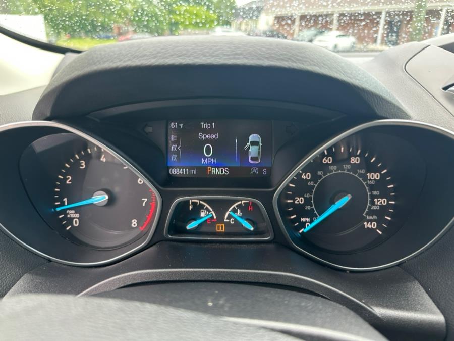 2017 Ford Escape SE 4WD, available for sale in Agawam, Massachusetts | Malkoon Motors. Agawam, Massachusetts 2017 Ford Escape SE 4WD, available for sale in Agawam, Massachusetts | Malkoon Motors. Agawam, Massachusetts