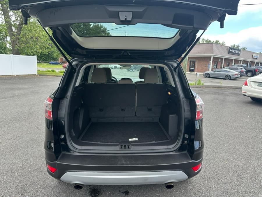 2017 Ford Escape SE 4WD, available for sale in Agawam, Massachusetts | Malkoon Motors. Agawam, Massachusetts 2017 Ford Escape SE 4WD, available for sale in Agawam, Massachusetts | Malkoon Motors. Agawam, Massachusetts