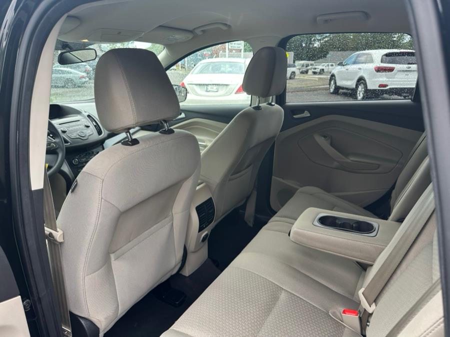 2017 Ford Escape SE 4WD, available for sale in Agawam, Massachusetts | Malkoon Motors. Agawam, Massachusetts 2017 Ford Escape SE 4WD, available for sale in Agawam, Massachusetts | Malkoon Motors. Agawam, Massachusetts