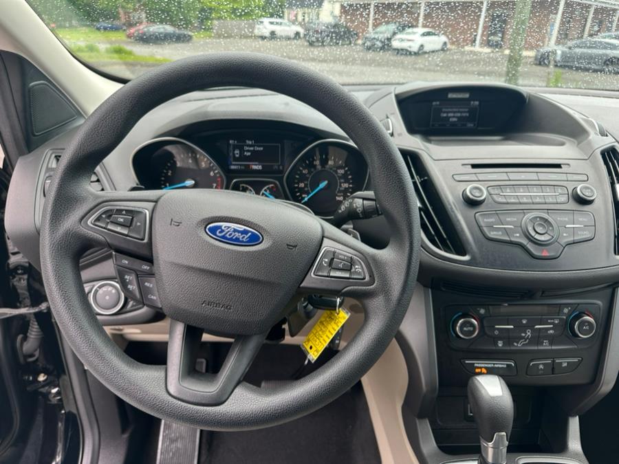 2017 Ford Escape SE 4WD, available for sale in Agawam, Massachusetts | Malkoon Motors. Agawam, Massachusetts 2017 Ford Escape SE 4WD, available for sale in Agawam, Massachusetts | Malkoon Motors. Agawam, Massachusetts