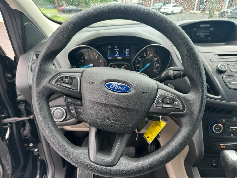 2017 Ford Escape SE 4WD, available for sale in Agawam, Massachusetts | Malkoon Motors. Agawam, Massachusetts 2017 Ford Escape SE 4WD, available for sale in Agawam, Massachusetts | Malkoon Motors. Agawam, Massachusetts