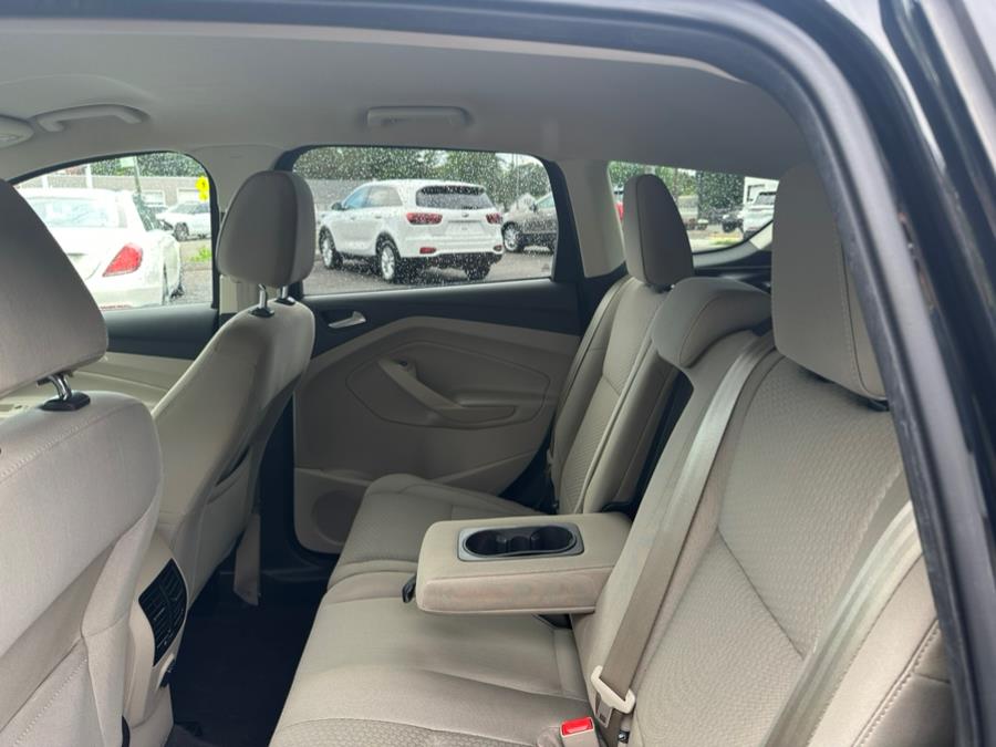 2017 Ford Escape SE 4WD, available for sale in Agawam, Massachusetts | Malkoon Motors. Agawam, Massachusetts 2017 Ford Escape SE 4WD, available for sale in Agawam, Massachusetts | Malkoon Motors. Agawam, Massachusetts