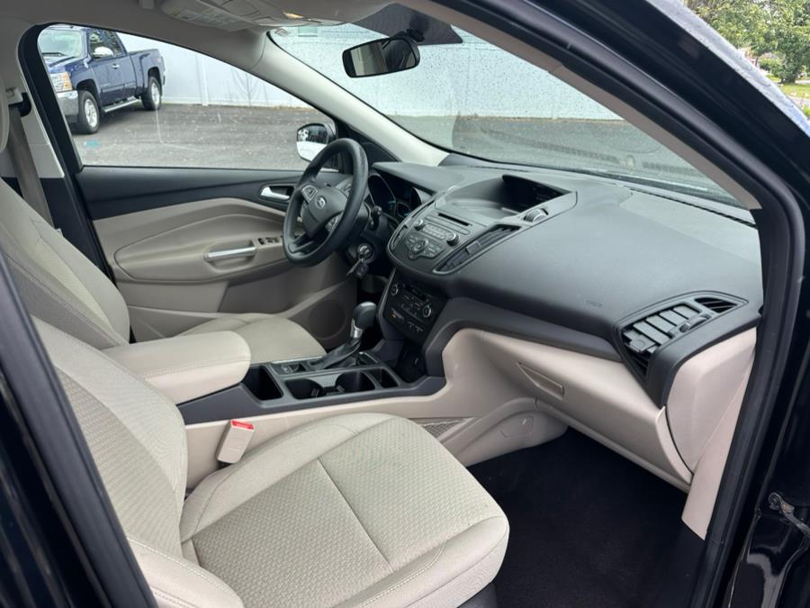 2017 Ford Escape SE 4WD, available for sale in Agawam, Massachusetts | Malkoon Motors. Agawam, Massachusetts 2017 Ford Escape SE 4WD, available for sale in Agawam, Massachusetts | Malkoon Motors. Agawam, Massachusetts