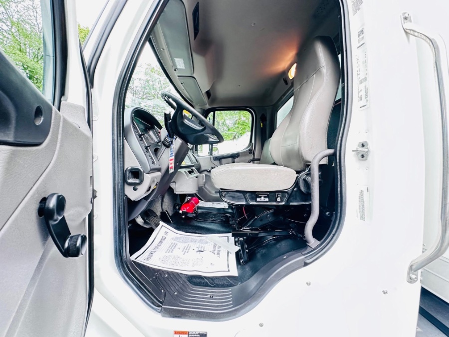 2022 Freightliner M2 26FT BOX + CUMMINS ENGINE + LIFT GATE + NO CDL, available for sale in South Amboy, New Jersey | NJ Truck Spot. South Amboy, New Jersey 2022 Freightliner M2 26FT BOX + CUMMINS ENGINE + LIFT GATE + NO CDL, available for sale in South Amboy, New Jersey | NJ Truck Spot. South Amboy, New Jersey