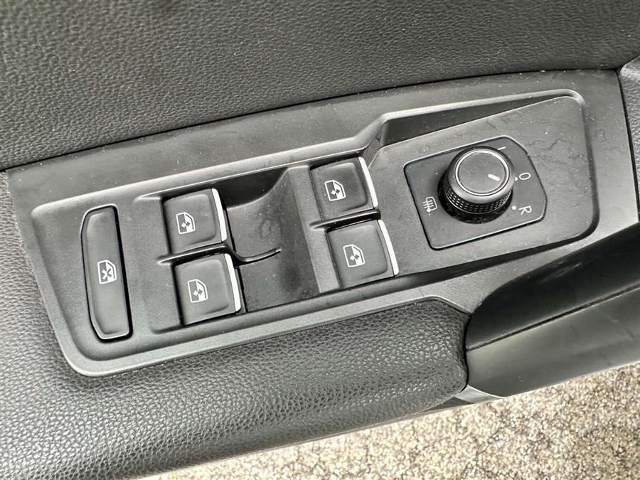 2018 Volkswagen Tiguan 2.0T SE, available for sale in Patchogue, New York | Baron Supercenter. Patchogue, New York 2018 Volkswagen Tiguan 2.0T SE, available for sale in Patchogue, New York | Baron Supercenter. Patchogue, New York