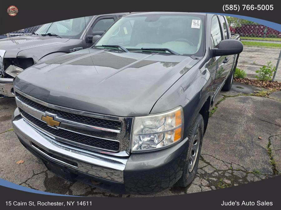 Used 2011 Chevrolet Silverado 1500 Extended Cab in Wolcott, New York | Auto Hunter CNY. Wolcott, New York