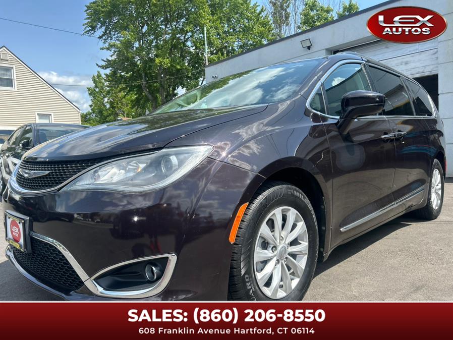 Used 2017 Chrysler Pacifica in Hartford, Connecticut | Lex Autos LLC. Hartford, Connecticut
