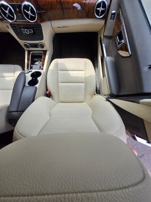 2015 Mercedes-Benz GLK-Class 4MATIC 4dr GLK 250 BlueTEC, available for sale in Bristol, Connecticut | Dealmax Motors LLC. Bristol, Connecticut 2015 Mercedes-Benz GLK-Class 4MATIC 4dr GLK 250 BlueTEC, available for sale in Bristol, Connecticut | Dealmax Motors LLC. Bristol, Connecticut