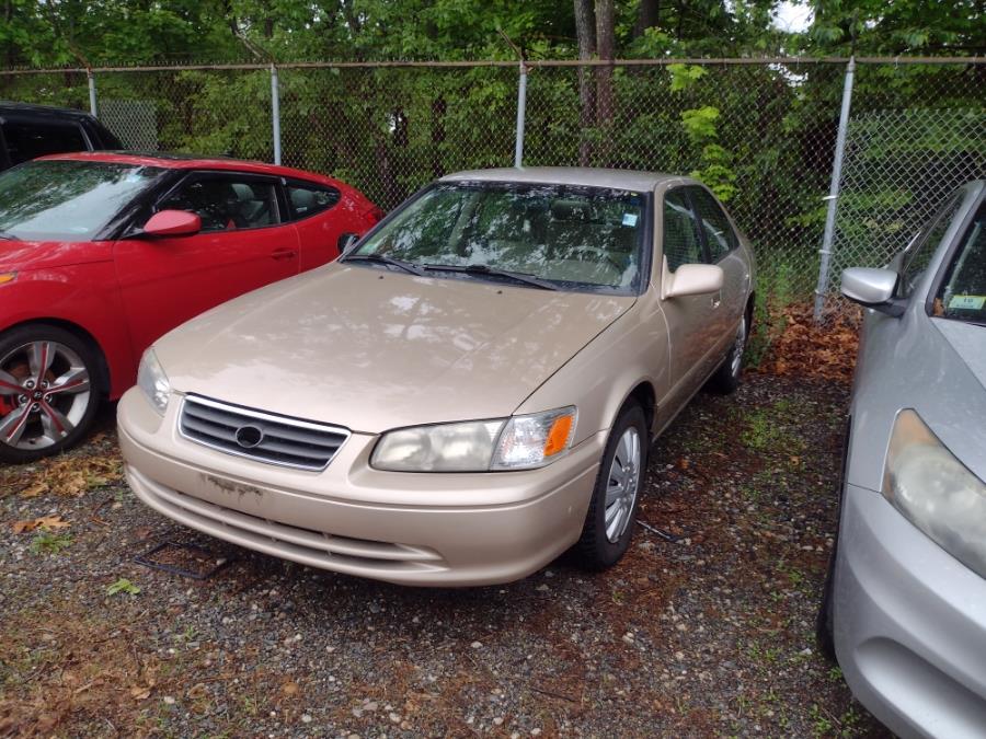 Used 2000 Toyota Camry in Chicopee, Massachusetts | Matts Auto Mall LLC. Chicopee, Massachusetts