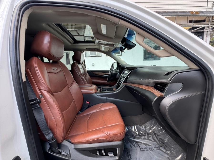 2019 Cadillac Escalade 4WD 4dr Luxury, available for sale in Newark, New Jersey | Champion Auto Sales. Newark, New Jersey 2019 Cadillac Escalade 4WD 4dr Luxury, available for sale in Newark, New Jersey | Champion Auto Sales. Newark, New Jersey