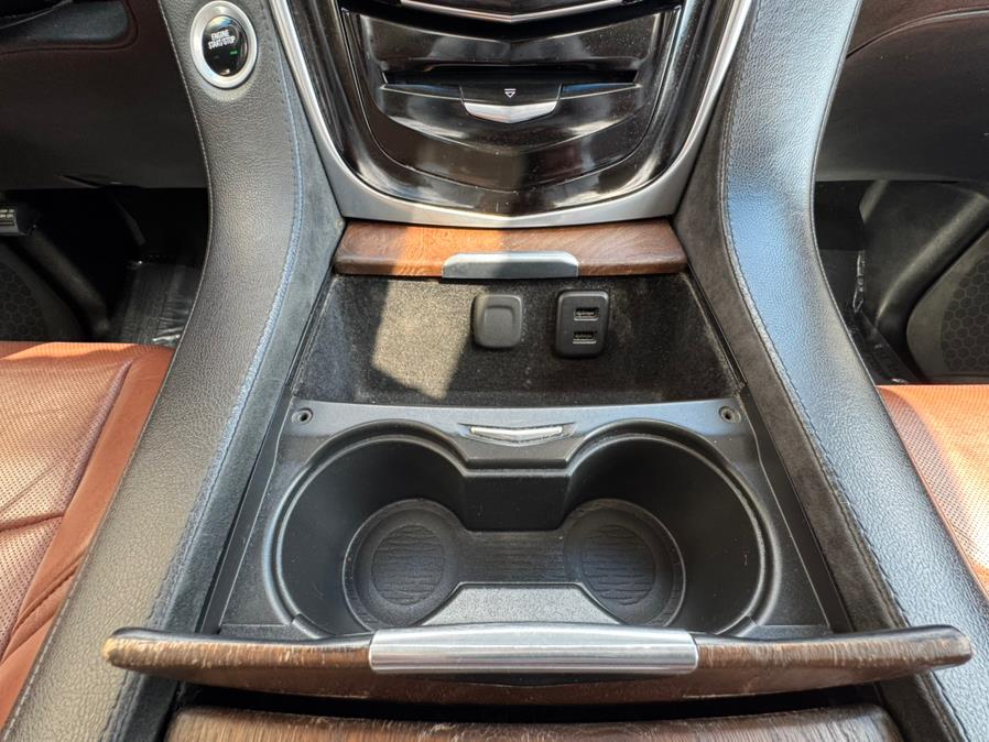 2019 Cadillac Escalade 4WD 4dr Luxury, available for sale in Newark, New Jersey | Champion Auto Sales. Newark, New Jersey 2019 Cadillac Escalade 4WD 4dr Luxury, available for sale in Newark, New Jersey | Champion Auto Sales. Newark, New Jersey