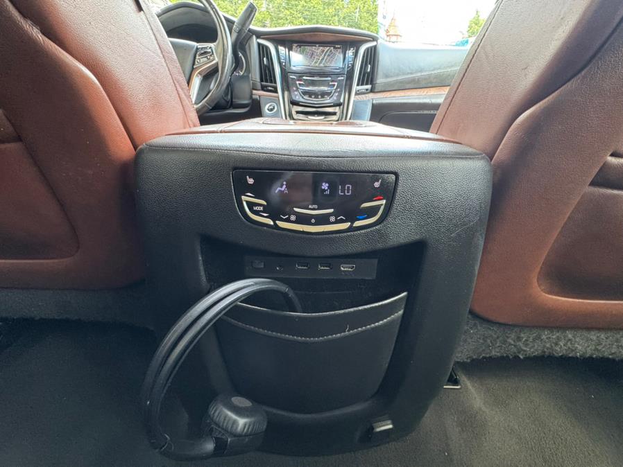2019 Cadillac Escalade 4WD 4dr Luxury, available for sale in Newark, New Jersey | Champion Auto Sales. Newark, New Jersey 2019 Cadillac Escalade 4WD 4dr Luxury, available for sale in Newark, New Jersey | Champion Auto Sales. Newark, New Jersey