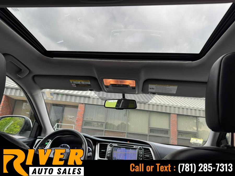 2015 Toyota Highlander AWD 4dr V6 XLE (Natl), available for sale in Malden, Massachusetts | River Auto Sales. Malden, Massachusetts 2015 Toyota Highlander AWD 4dr V6 XLE (Natl), available for sale in Malden, Massachusetts | River Auto Sales. Malden, Massachusetts