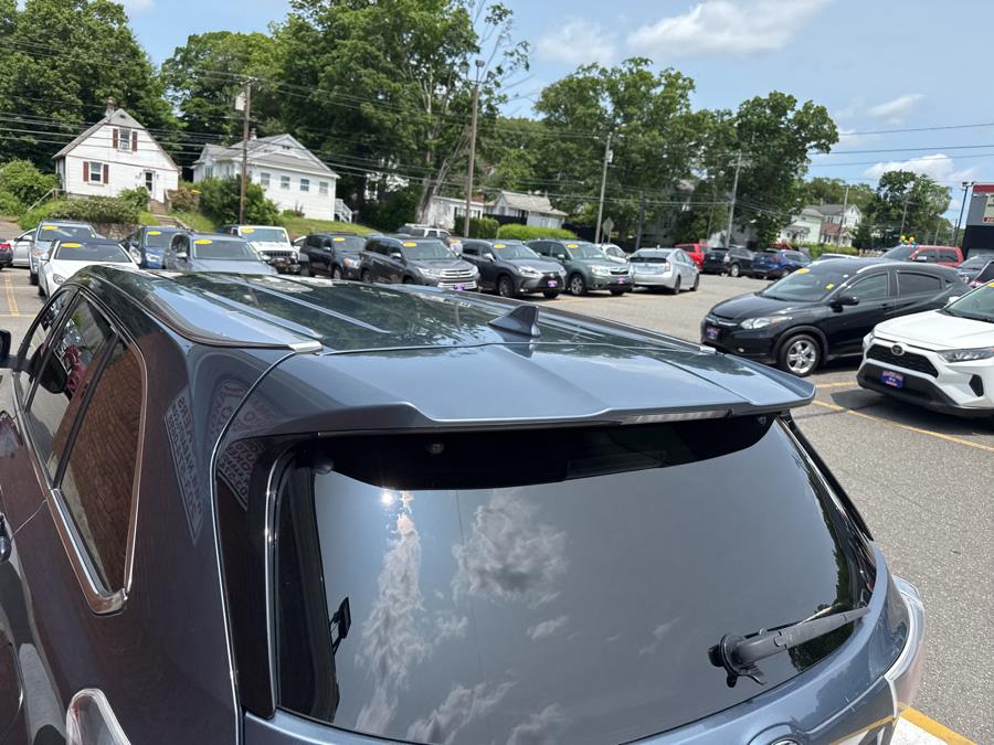 2016 Toyota Highlander AWD 4dr V6 XLE, available for sale in Waterbury, Connecticut | National Auto Brokers, Inc.. Waterbury, Connecticut 2016 Toyota Highlander AWD 4dr V6 XLE, available for sale in Waterbury, Connecticut | National Auto Brokers, Inc.. Waterbury, Connecticut