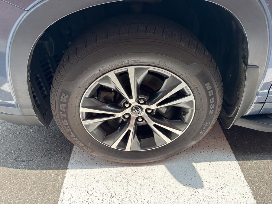 2016 Toyota Highlander AWD 4dr V6 XLE, available for sale in Waterbury, Connecticut | National Auto Brokers, Inc.. Waterbury, Connecticut 2016 Toyota Highlander AWD 4dr V6 XLE, available for sale in Waterbury, Connecticut | National Auto Brokers, Inc.. Waterbury, Connecticut