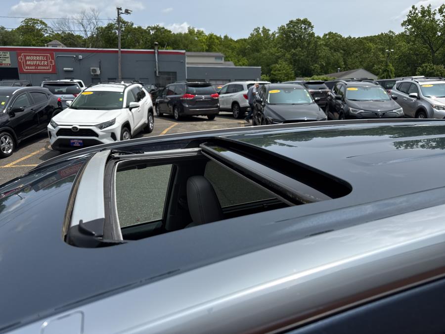 2016 Toyota Highlander AWD 4dr V6 XLE, available for sale in Waterbury, Connecticut | National Auto Brokers, Inc.. Waterbury, Connecticut 2016 Toyota Highlander AWD 4dr V6 XLE, available for sale in Waterbury, Connecticut | National Auto Brokers, Inc.. Waterbury, Connecticut