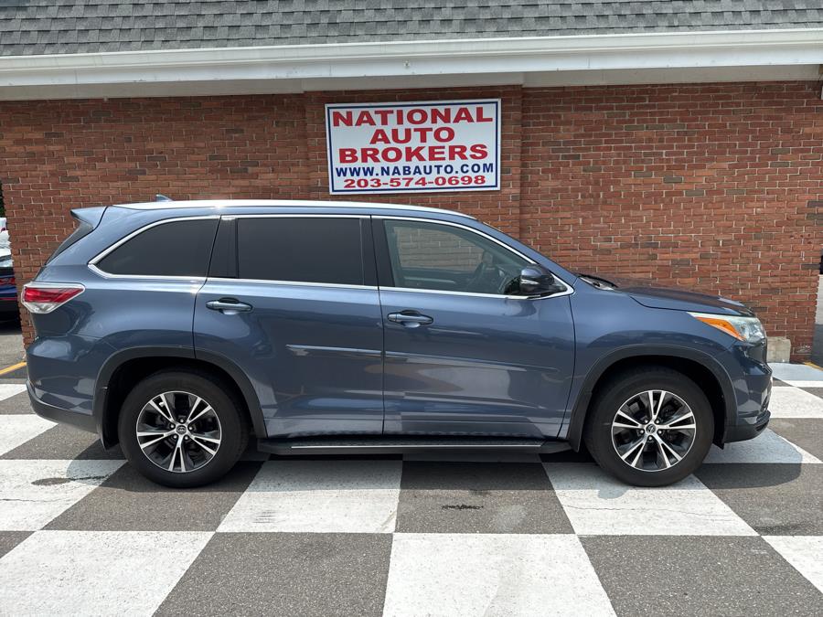 2016 Toyota Highlander AWD 4dr V6 XLE, available for sale in Waterbury, Connecticut | National Auto Brokers, Inc.. Waterbury, Connecticut 2016 Toyota Highlander AWD 4dr V6 XLE, available for sale in Waterbury, Connecticut | National Auto Brokers, Inc.. Waterbury, Connecticut