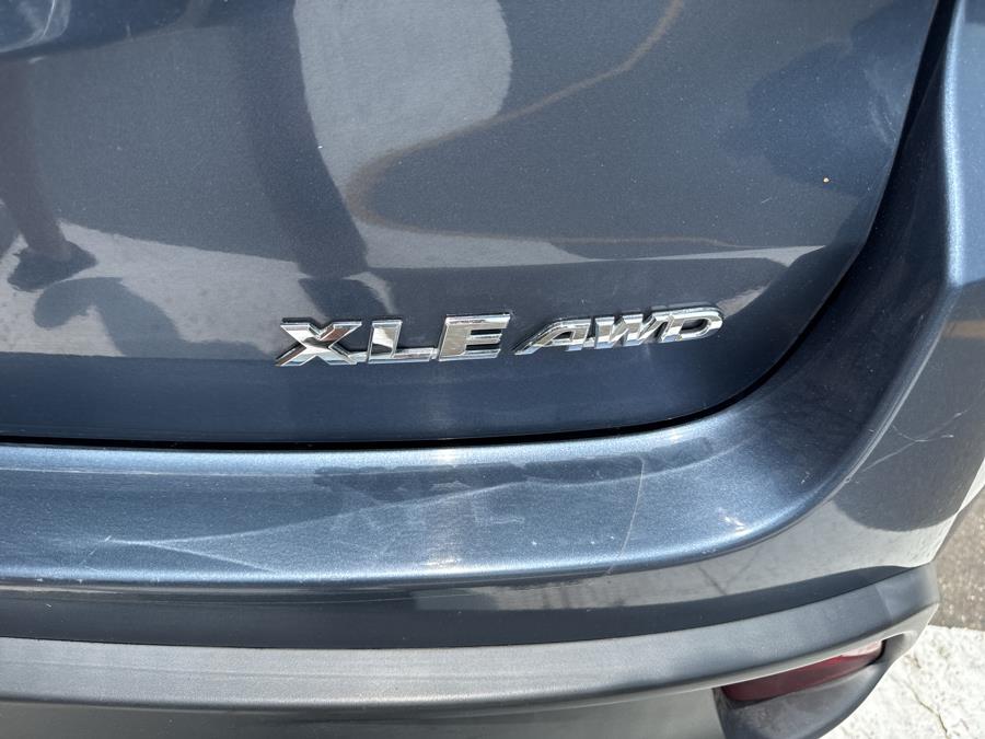 2016 Toyota Highlander AWD 4dr V6 XLE, available for sale in Waterbury, Connecticut | National Auto Brokers, Inc.. Waterbury, Connecticut 2016 Toyota Highlander AWD 4dr V6 XLE, available for sale in Waterbury, Connecticut | National Auto Brokers, Inc.. Waterbury, Connecticut