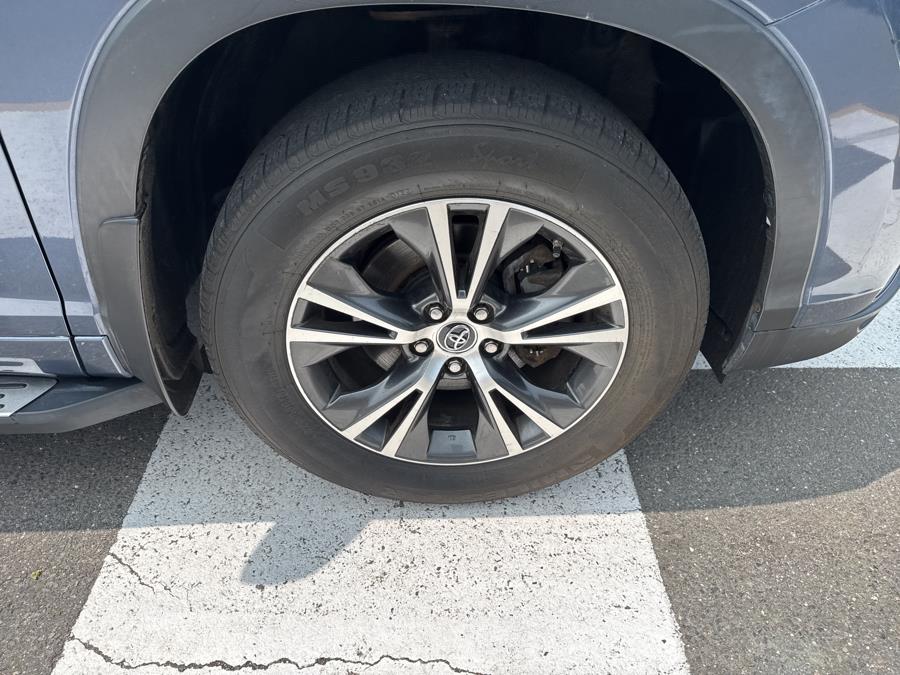 2016 Toyota Highlander AWD 4dr V6 XLE, available for sale in Waterbury, Connecticut | National Auto Brokers, Inc.. Waterbury, Connecticut 2016 Toyota Highlander AWD 4dr V6 XLE, available for sale in Waterbury, Connecticut | National Auto Brokers, Inc.. Waterbury, Connecticut