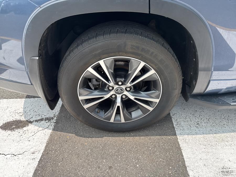 2016 Toyota Highlander AWD 4dr V6 XLE, available for sale in Waterbury, Connecticut | National Auto Brokers, Inc.. Waterbury, Connecticut 2016 Toyota Highlander AWD 4dr V6 XLE, available for sale in Waterbury, Connecticut | National Auto Brokers, Inc.. Waterbury, Connecticut