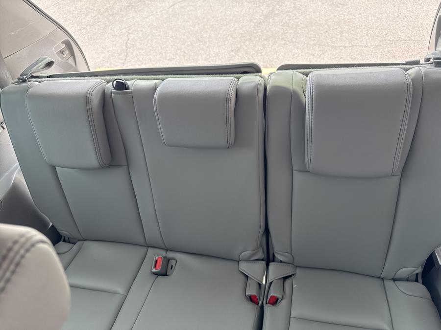 2016 Toyota Highlander AWD 4dr V6 XLE, available for sale in Waterbury, Connecticut | National Auto Brokers, Inc.. Waterbury, Connecticut 2016 Toyota Highlander AWD 4dr V6 XLE, available for sale in Waterbury, Connecticut | National Auto Brokers, Inc.. Waterbury, Connecticut