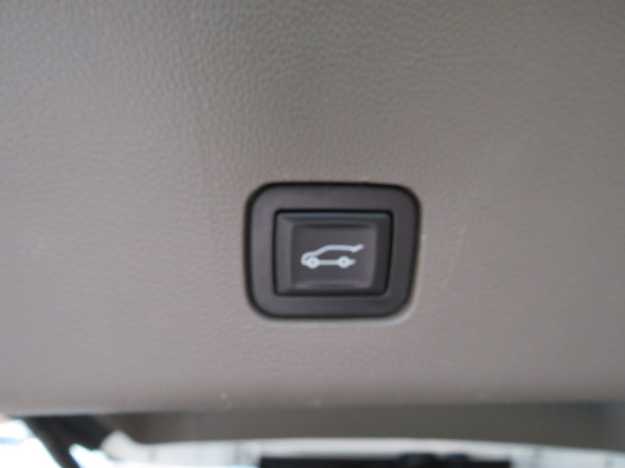2018 Chevrolet Traverse AWD 4dr LT Leather w/3LT, available for sale in Middle Village, New York | Road Masters II INC. Middle Village, New York 2018 Chevrolet Traverse AWD 4dr LT Leather w/3LT, available for sale in Middle Village, New York | Road Masters II INC. Middle Village, New York