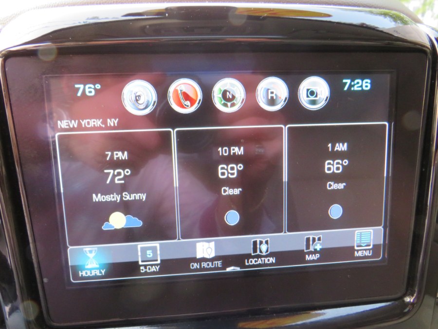2018 Chevrolet Traverse AWD 4dr LT Leather w/3LT, available for sale in Middle Village, New York | Road Masters II INC. Middle Village, New York 2018 Chevrolet Traverse AWD 4dr LT Leather w/3LT, available for sale in Middle Village, New York | Road Masters II INC. Middle Village, New York