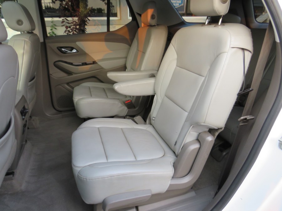 2018 Chevrolet Traverse AWD 4dr LT Leather w/3LT, available for sale in Middle Village, New York | Road Masters II INC. Middle Village, New York 2018 Chevrolet Traverse AWD 4dr LT Leather w/3LT, available for sale in Middle Village, New York | Road Masters II INC. Middle Village, New York