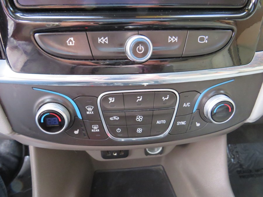 2018 Chevrolet Traverse AWD 4dr LT Leather w/3LT, available for sale in Middle Village, New York | Road Masters II INC. Middle Village, New York 2018 Chevrolet Traverse AWD 4dr LT Leather w/3LT, available for sale in Middle Village, New York | Road Masters II INC. Middle Village, New York