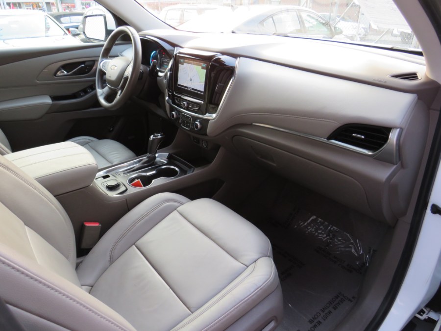 2018 Chevrolet Traverse AWD 4dr LT Leather w/3LT, available for sale in Middle Village, New York | Road Masters II INC. Middle Village, New York 2018 Chevrolet Traverse AWD 4dr LT Leather w/3LT, available for sale in Middle Village, New York | Road Masters II INC. Middle Village, New York