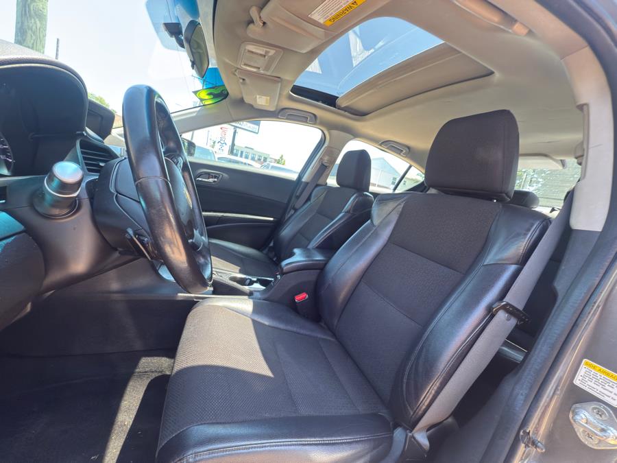 2013 Acura ILX 4dr Sdn 2.0L, available for sale in Manchester, Connecticut | Carsonmain LLC. Manchester, Connecticut 2013 Acura ILX 4dr Sdn 2.0L, available for sale in Manchester, Connecticut | Carsonmain LLC. Manchester, Connecticut