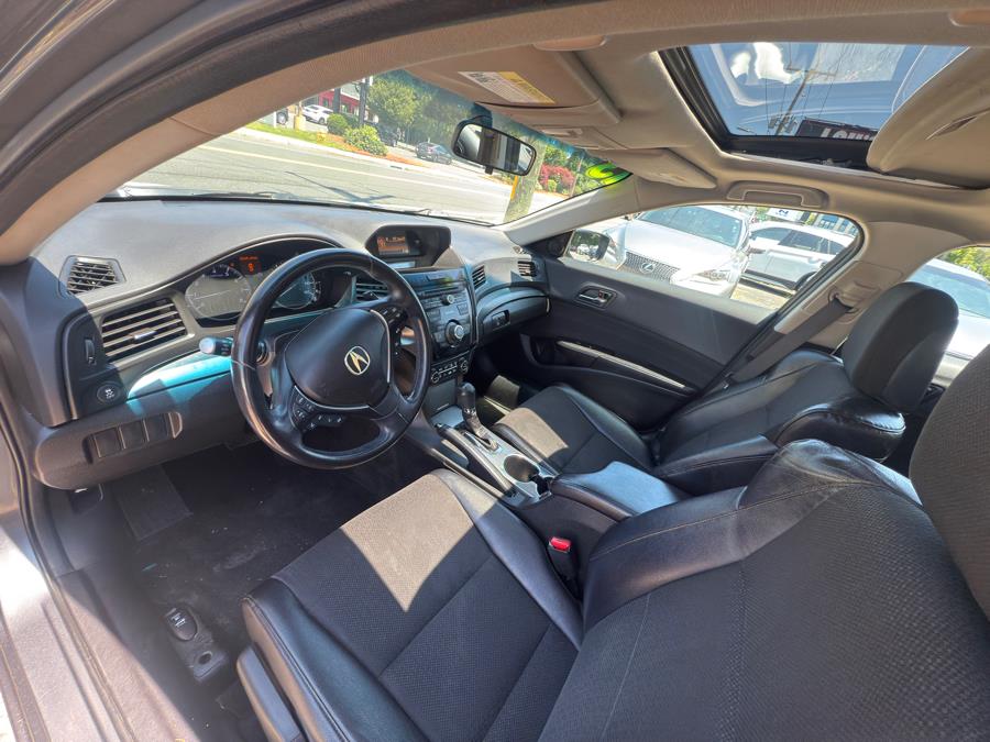 2013 Acura ILX 4dr Sdn 2.0L, available for sale in Manchester, Connecticut | Carsonmain LLC. Manchester, Connecticut 2013 Acura ILX 4dr Sdn 2.0L, available for sale in Manchester, Connecticut | Carsonmain LLC. Manchester, Connecticut