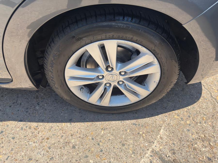 2013 Acura ILX 4dr Sdn 2.0L, available for sale in Manchester, Connecticut | Carsonmain LLC. Manchester, Connecticut 2013 Acura ILX 4dr Sdn 2.0L, available for sale in Manchester, Connecticut | Carsonmain LLC. Manchester, Connecticut