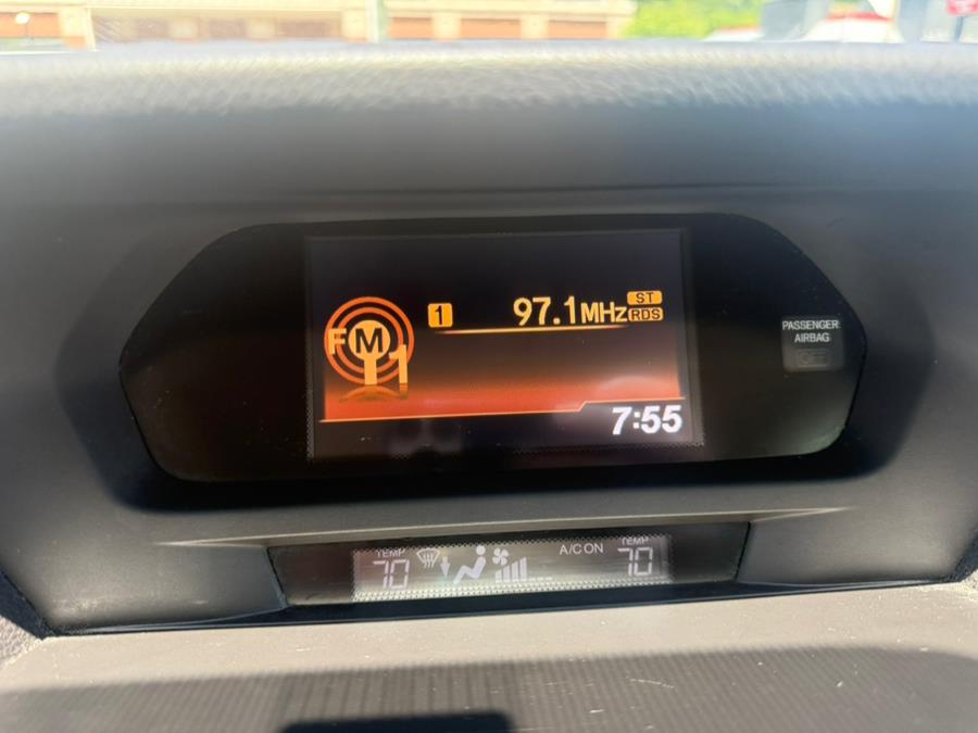 2013 Acura ILX 4dr Sdn 2.0L, available for sale in Manchester, Connecticut | Carsonmain LLC. Manchester, Connecticut 2013 Acura ILX 4dr Sdn 2.0L, available for sale in Manchester, Connecticut | Carsonmain LLC. Manchester, Connecticut