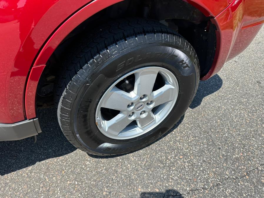 2010 Ford Escape 4WD 4dr XLT, available for sale in South Windsor, Connecticut | Mike And Tony Auto Sales, Inc. South Windsor, Connecticut 2010 Ford Escape 4WD 4dr XLT, available for sale in South Windsor, Connecticut | Mike And Tony Auto Sales, Inc. South Windsor, Connecticut