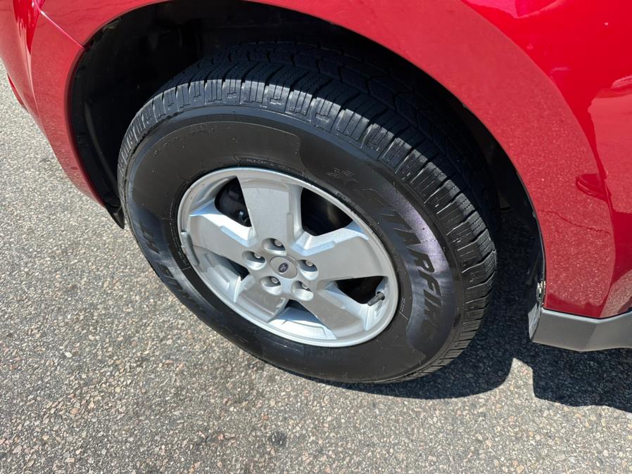 2010 Ford Escape 4WD 4dr XLT, available for sale in South Windsor, Connecticut | Mike And Tony Auto Sales, Inc. South Windsor, Connecticut 2010 Ford Escape 4WD 4dr XLT, available for sale in South Windsor, Connecticut | Mike And Tony Auto Sales, Inc. South Windsor, Connecticut