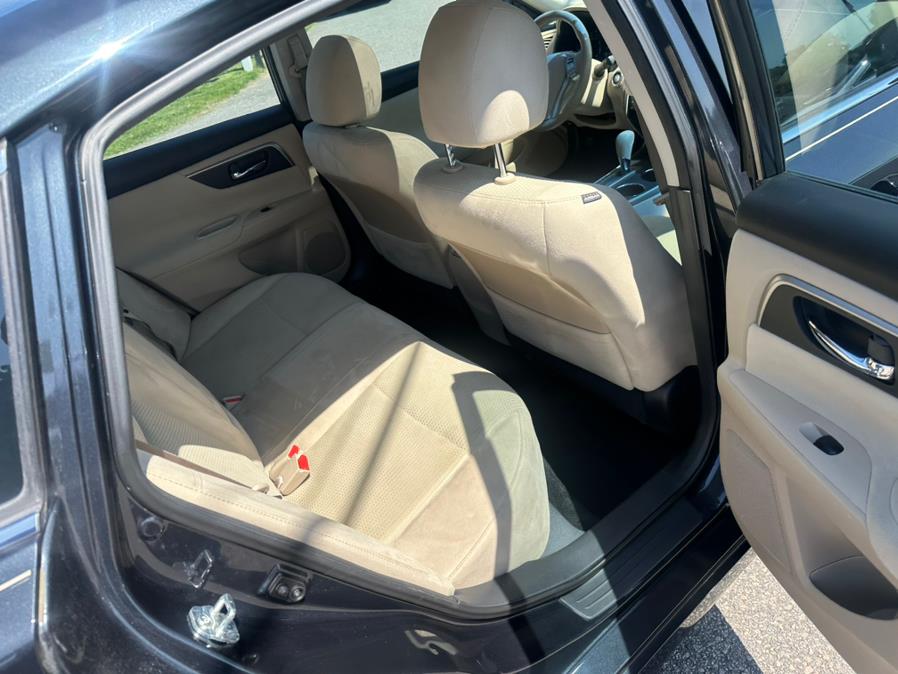 2015 Nissan Altima 4dr Sdn I4 2.5 S, available for sale in South Windsor, Connecticut | Mike And Tony Auto Sales, Inc. South Windsor, Connecticut 2015 Nissan Altima 4dr Sdn I4 2.5 S, available for sale in South Windsor, Connecticut | Mike And Tony Auto Sales, Inc. South Windsor, Connecticut